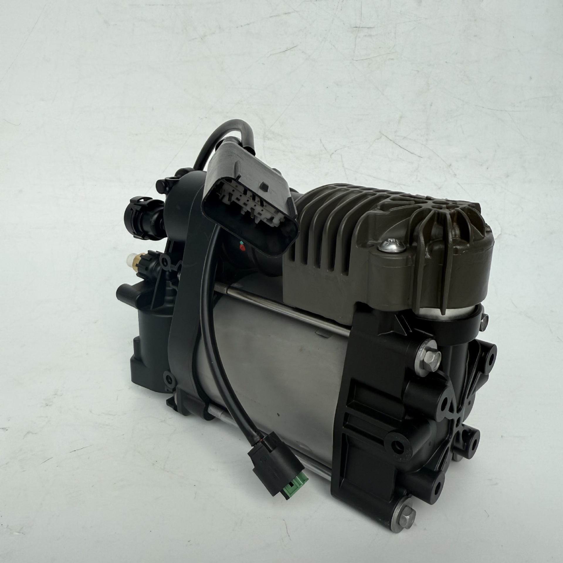 Ammortizzatore ad aria con pom - Shock Pump Suspension recensione e prezzo